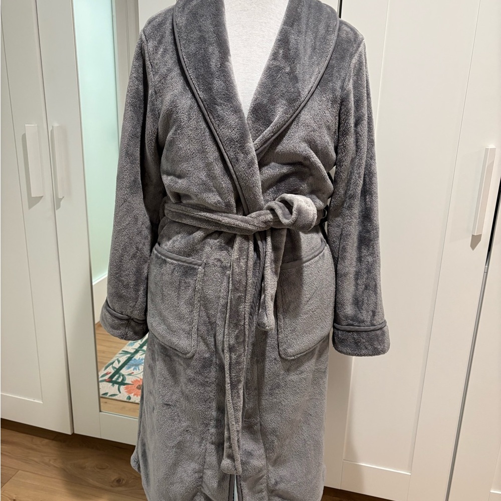 Nestwell - Unisex Plush Cozy Gray Plush Robe